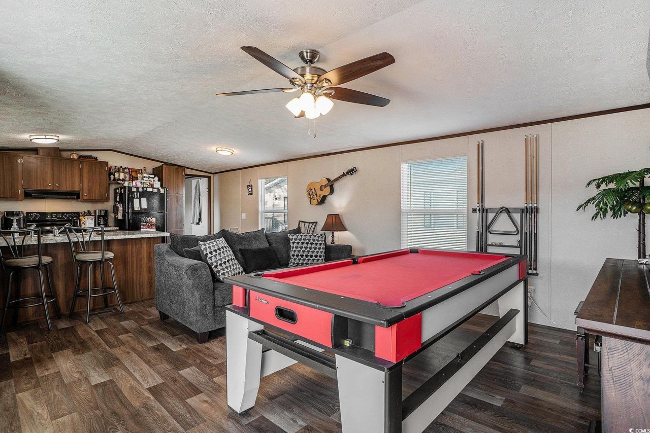 373 Hangar Ct. Photo 10