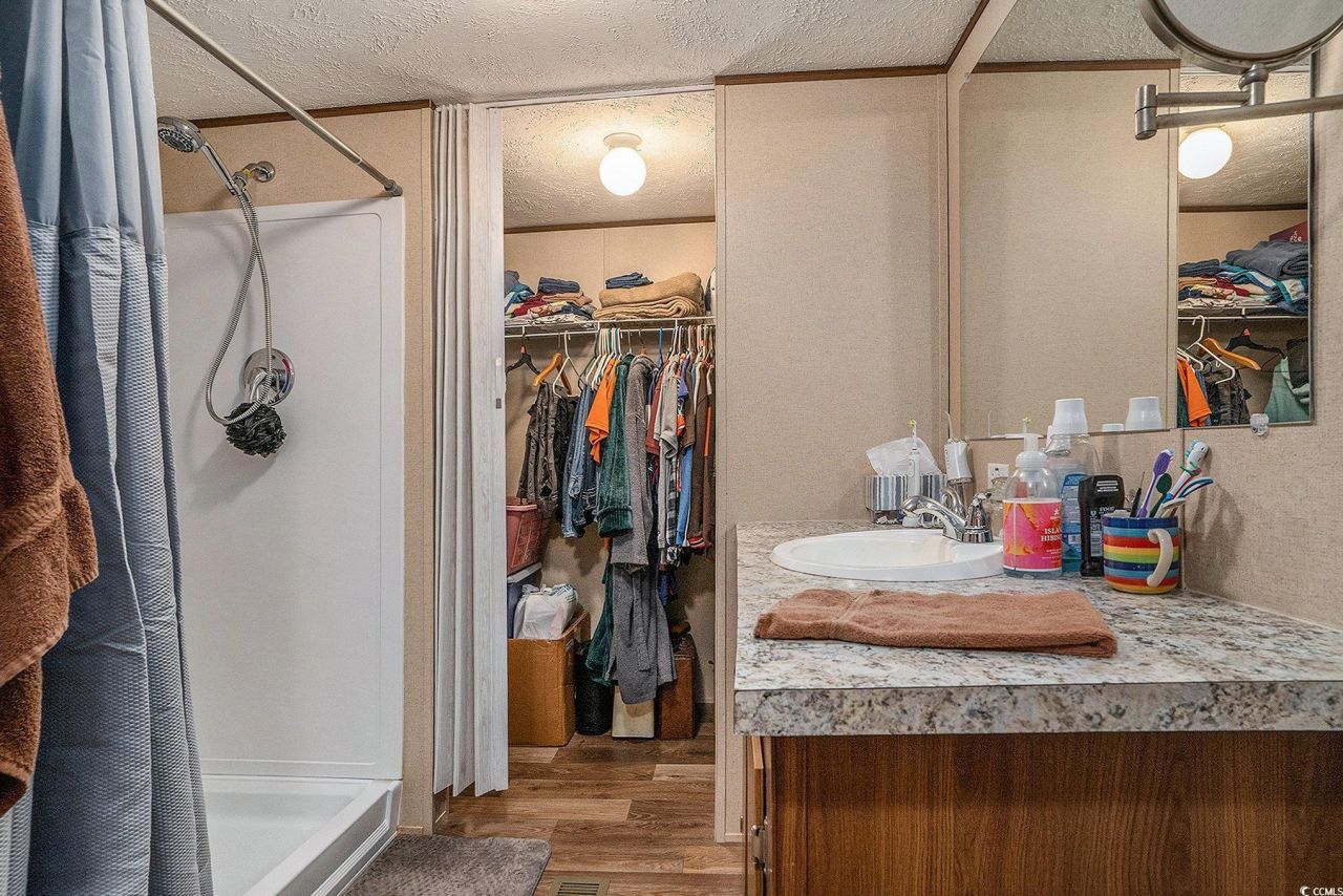 373 Hangar Ct. Photo 17