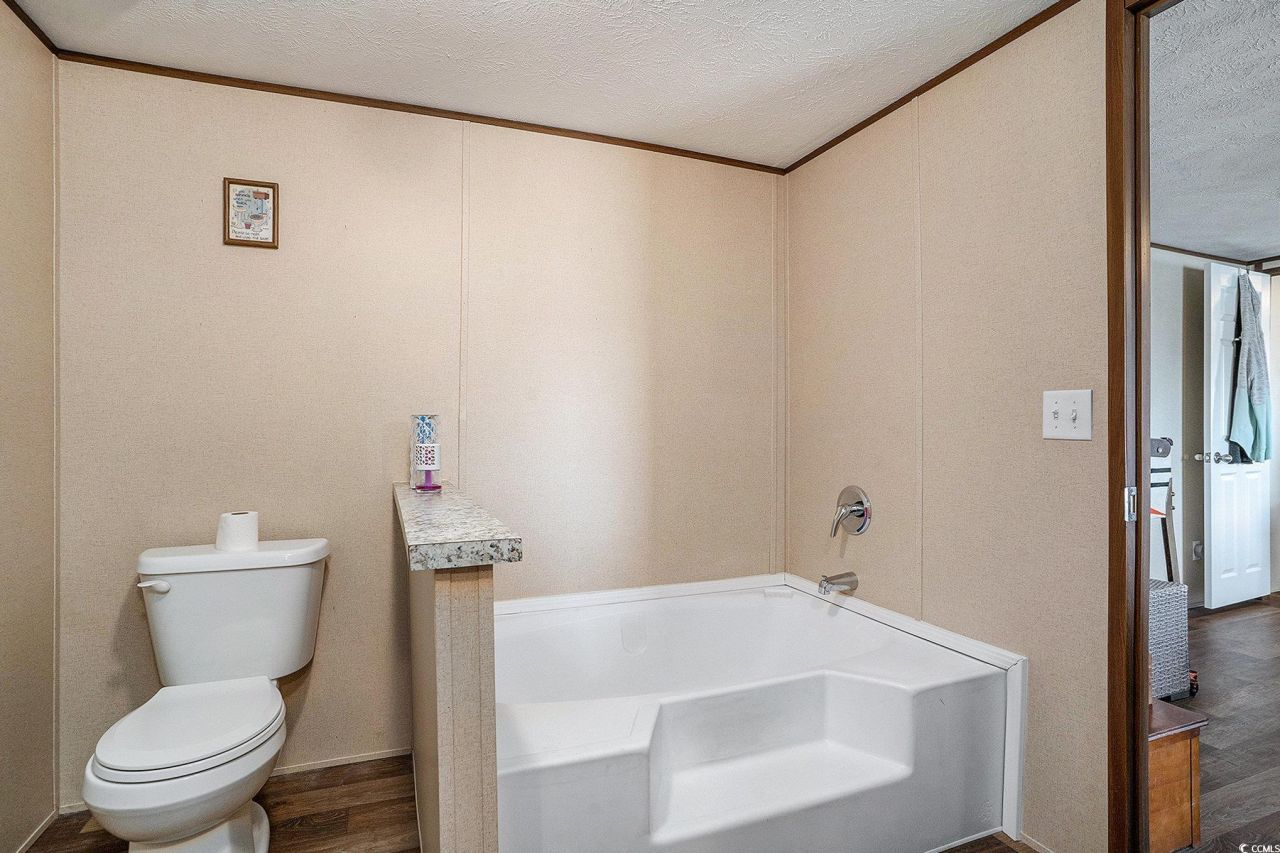 373 Hangar Ct. Photo 18