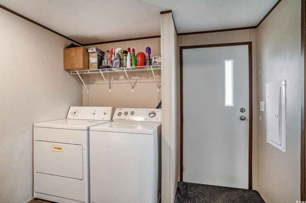 373 Hangar Ct. Photo 22