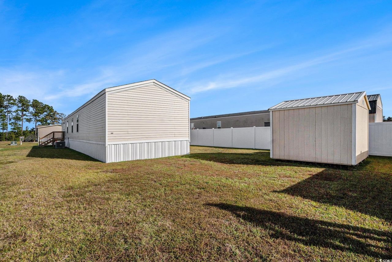 373 Hangar Ct. Photo 29