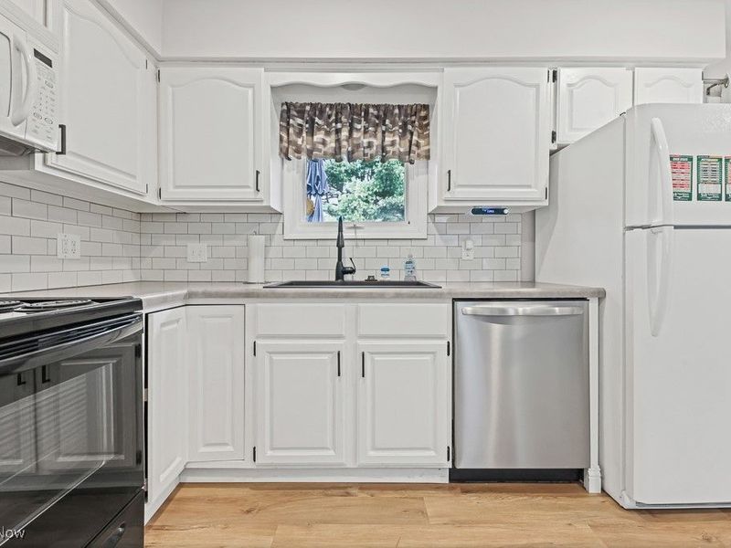 549 Linwood Drive, Alliance, OH 44601 Photo 3