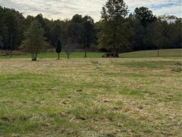 1657 Ridge Road, Vienna, OH 44473