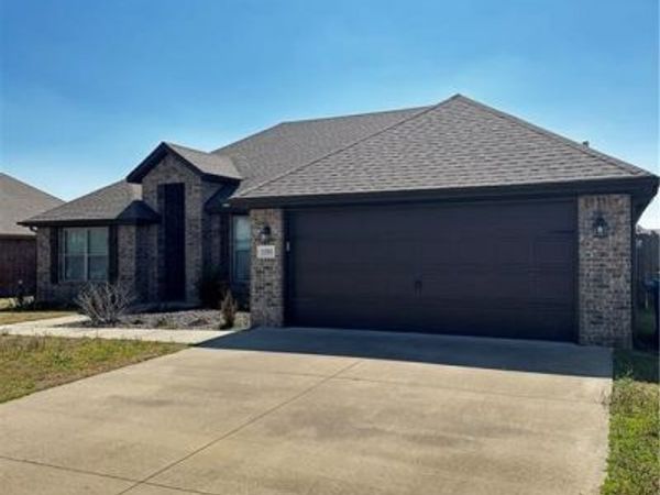 2205 SW Worthington Avenue, Bentonville, AR 72713