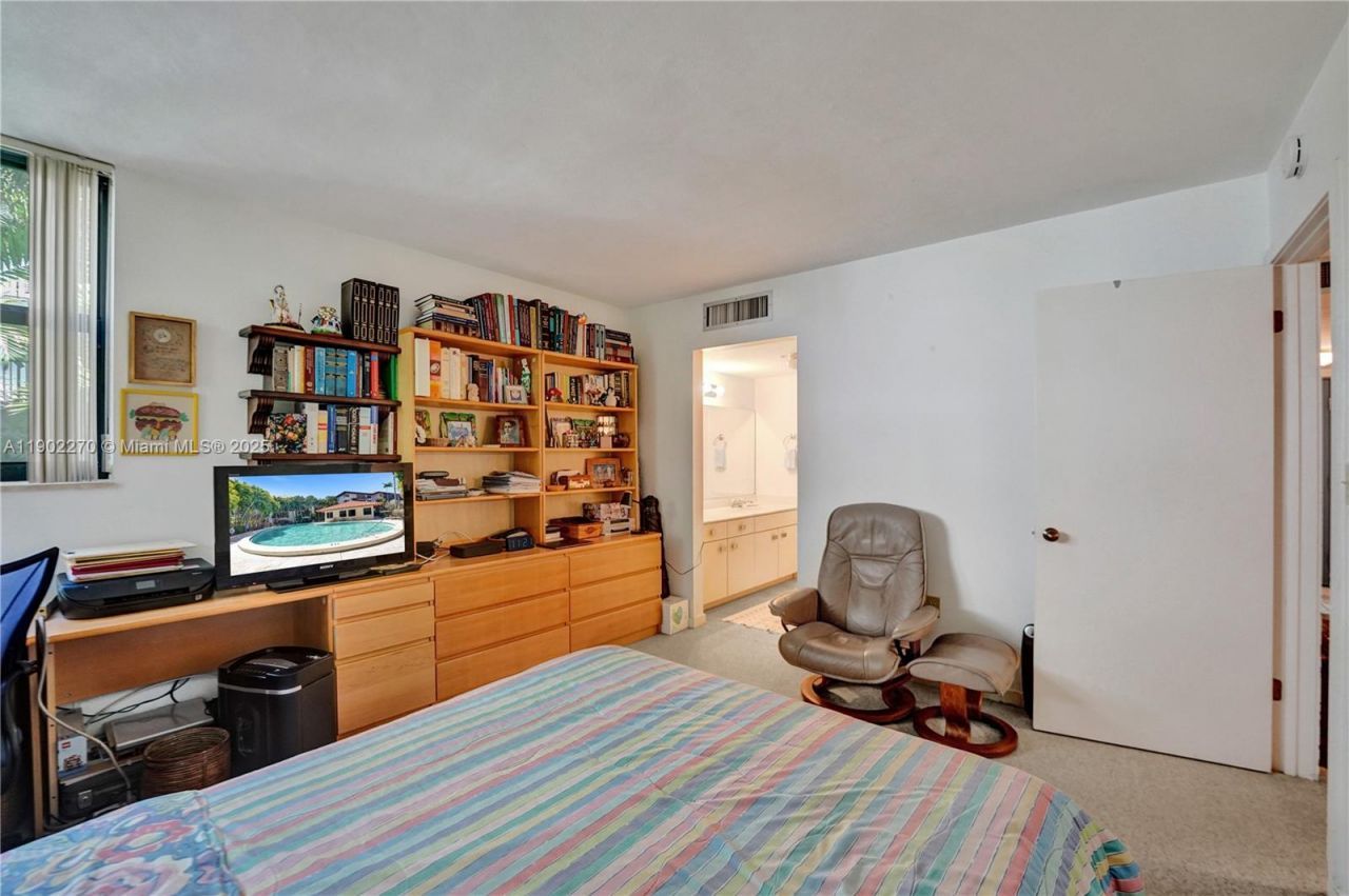 101 Ocean Lane Dr, Unit 205, Key Biscayne, FL 33149 Photo