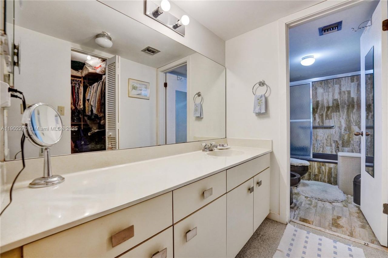 101 Ocean Lane Dr, Unit 205, Key Biscayne, FL 33149 Photo