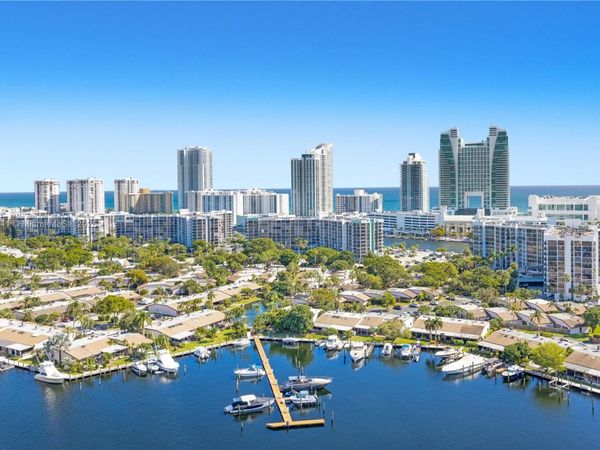 300 Three Islands Blvd, Unit PH2A, Hallandale Beach, FL 33009