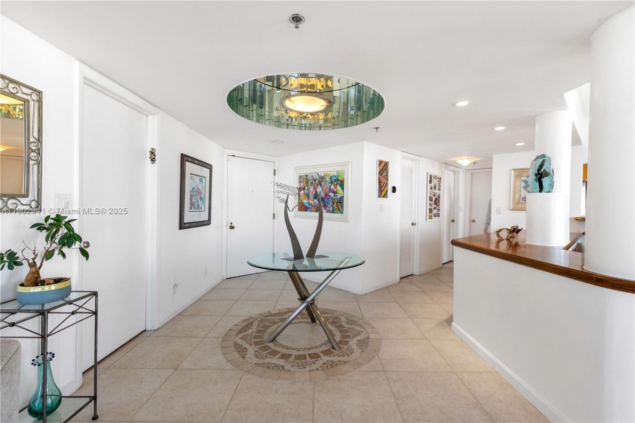 300 Three Islands Blvd, Unit PH2A, Hallandale Beach, FL 33009 Photo