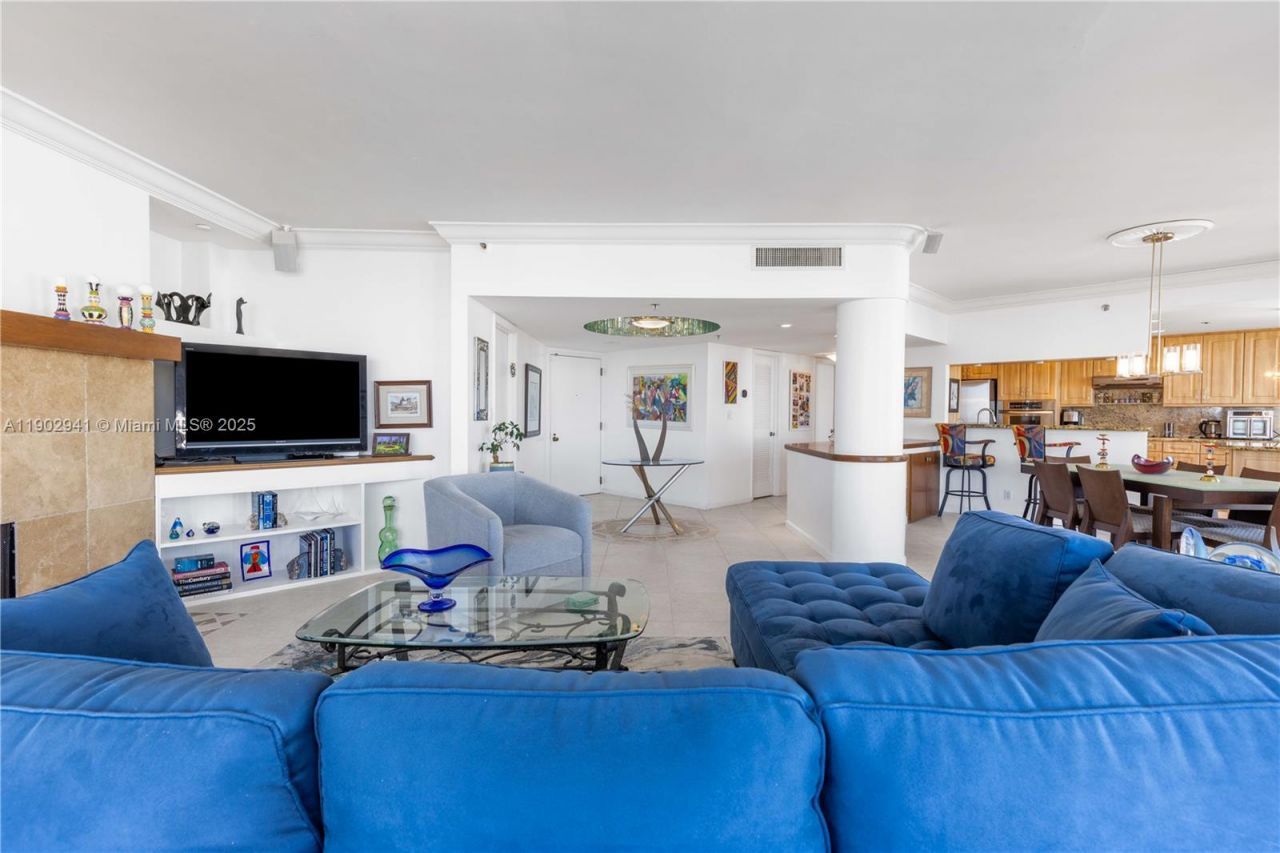 300 Three Islands Blvd, Unit PH2A, Hallandale Beach, FL 33009 Photo