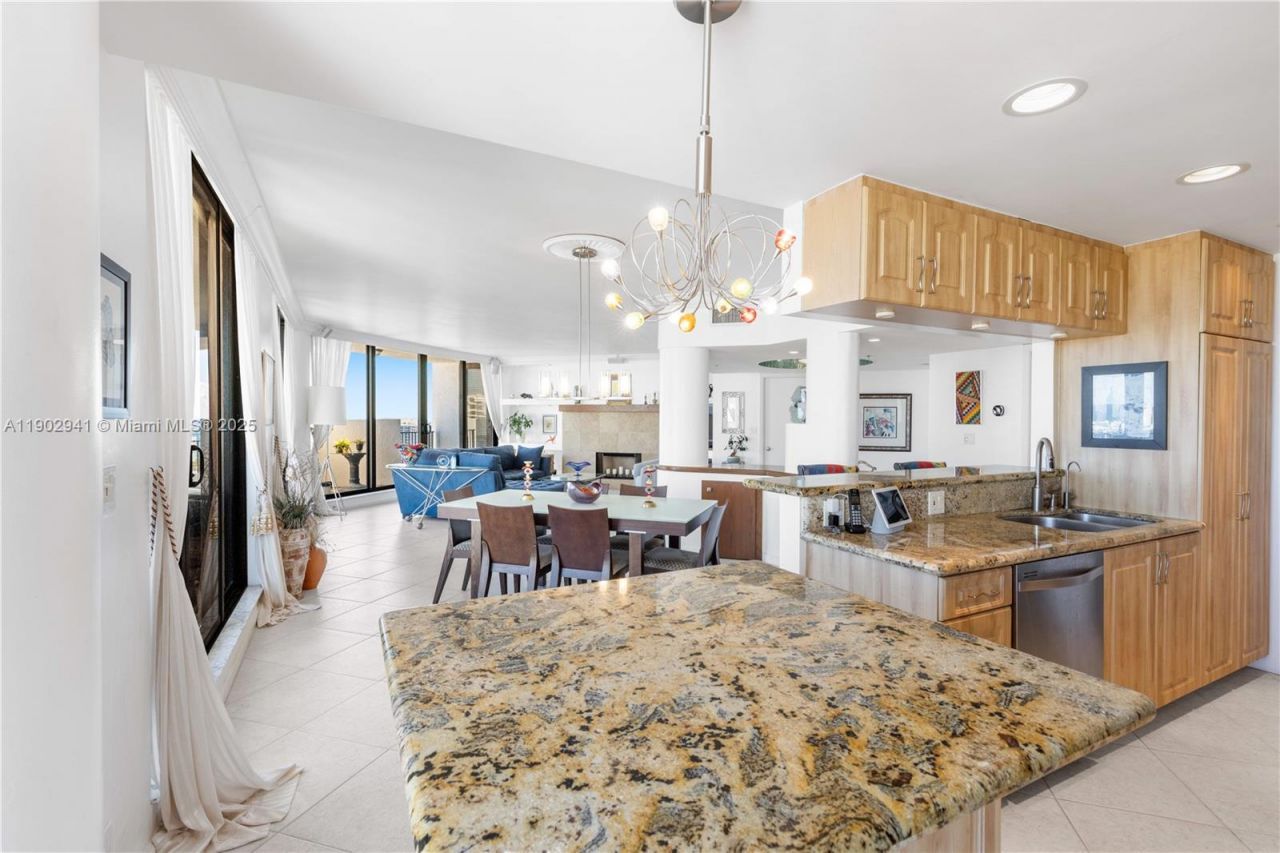 300 Three Islands Blvd, Unit PH2A, Hallandale Beach, FL 33009 Photo