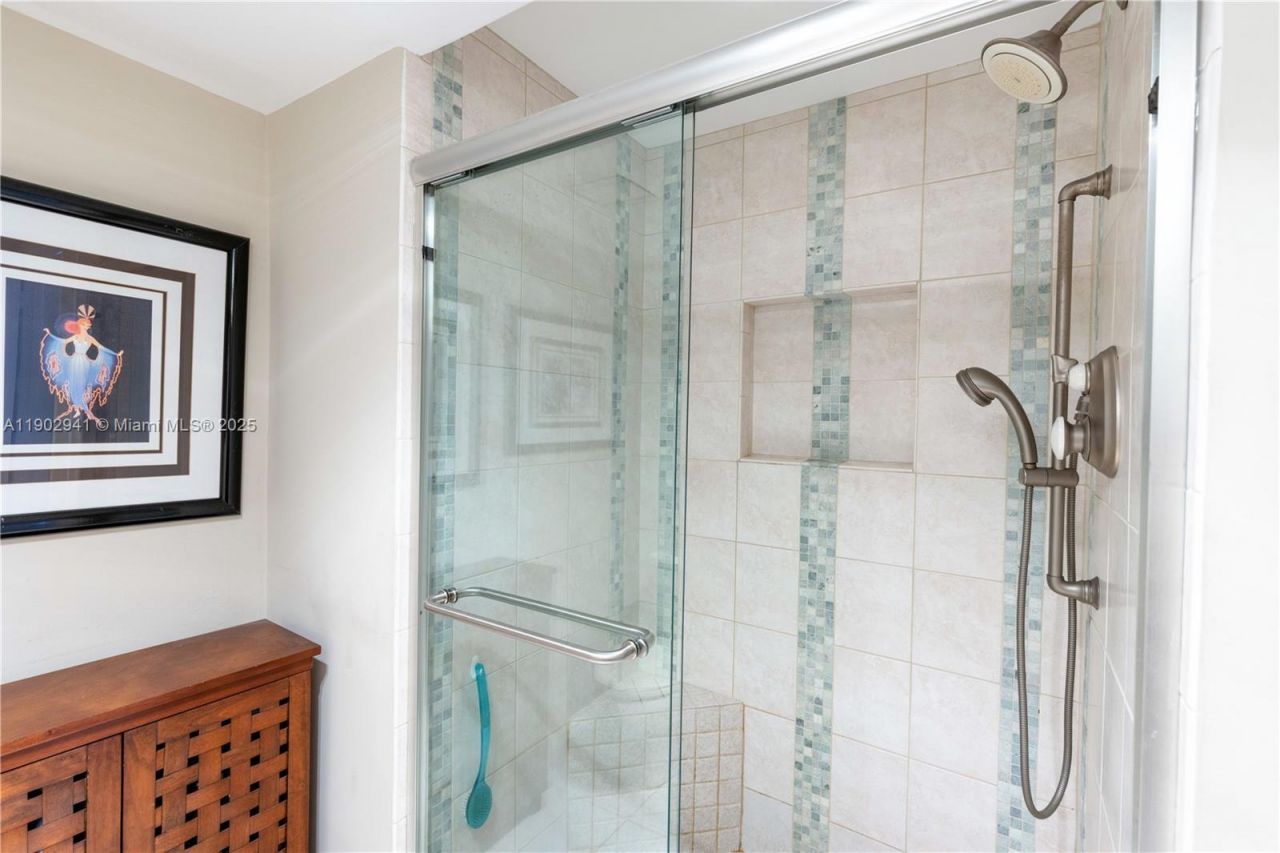 300 Three Islands Blvd, Unit PH2A, Hallandale Beach, FL 33009 Photo