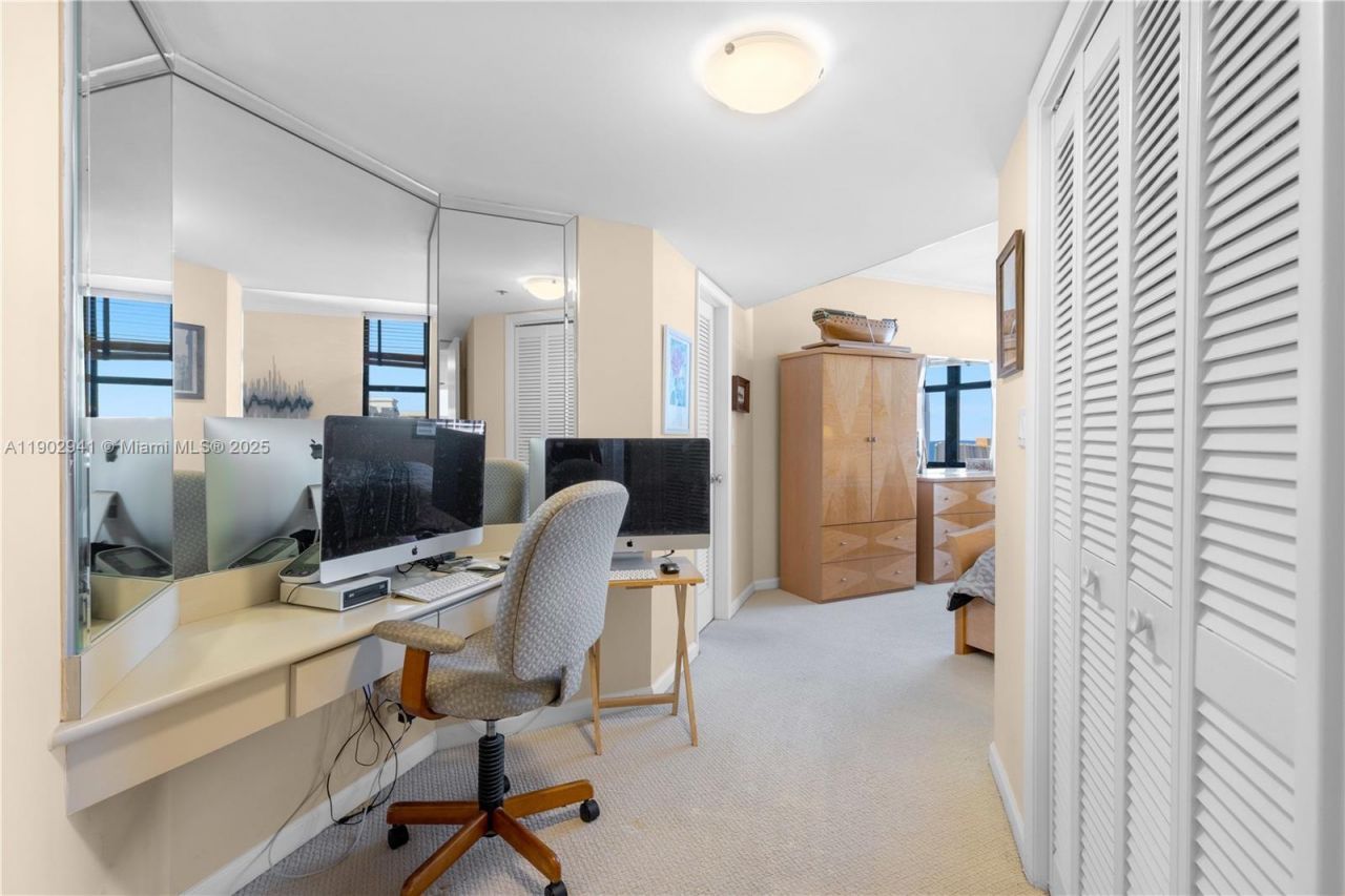 300 Three Islands Blvd, Unit PH2A, Hallandale Beach, FL 33009 Photo