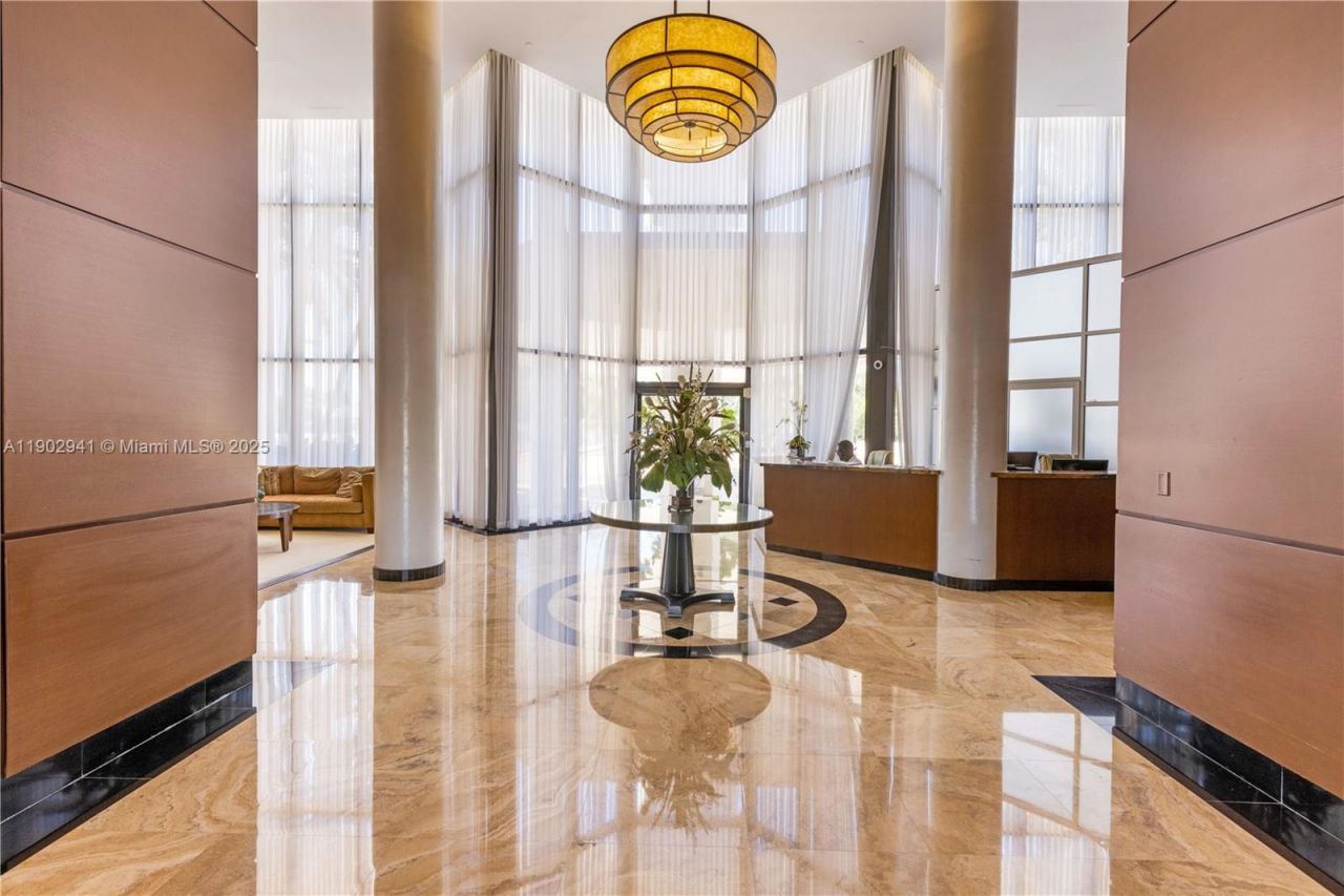 300 Three Islands Blvd, Unit PH2A, Hallandale Beach, FL 33009 Photo