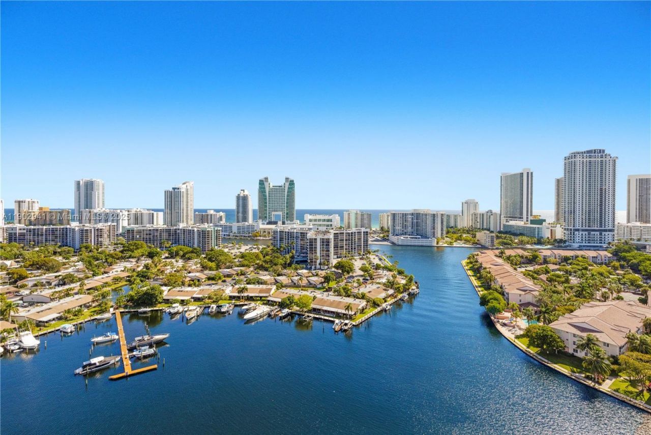 300 Three Islands Blvd, Unit PH2A, Hallandale Beach, FL 33009 Photo