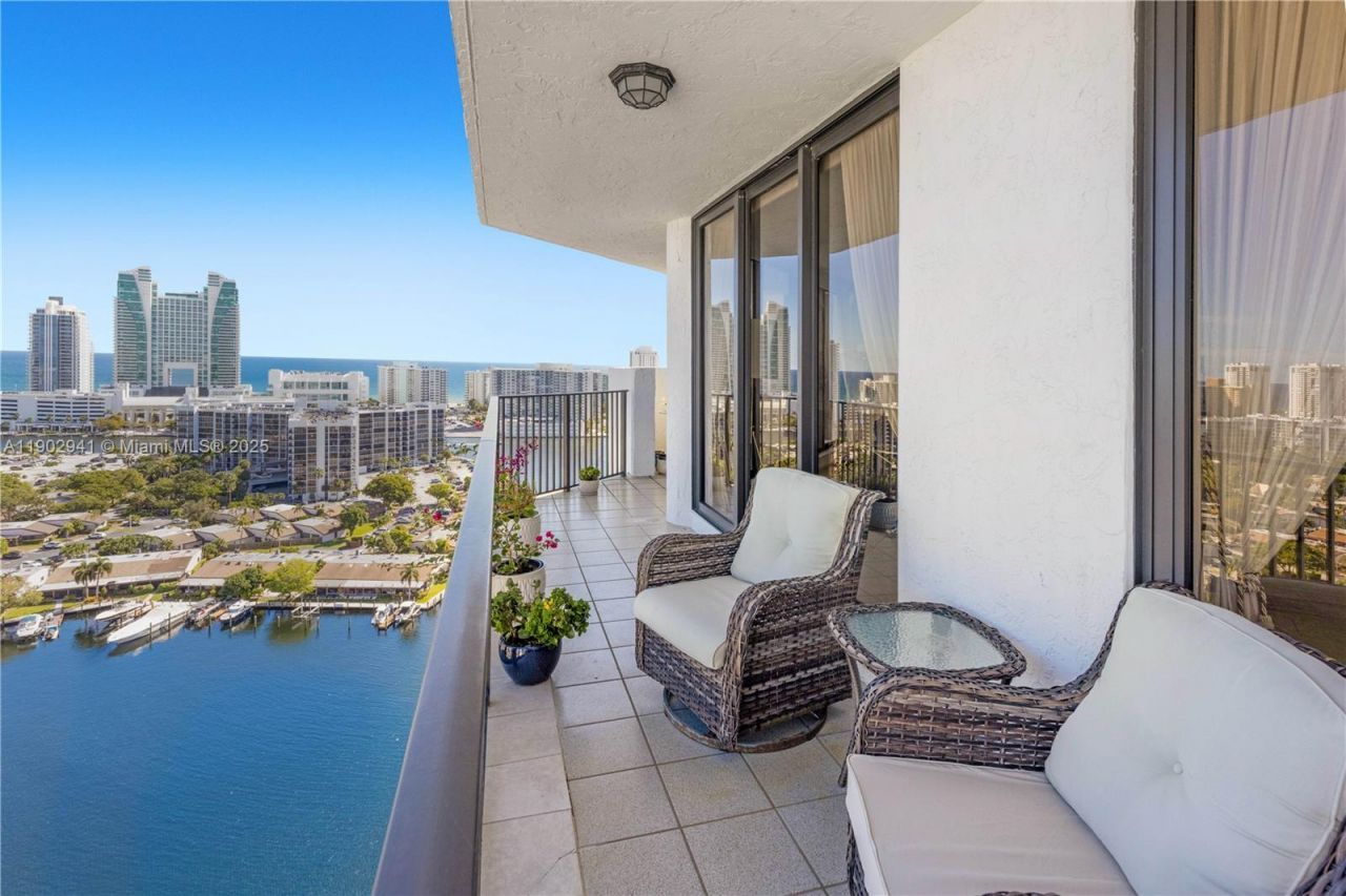 300 Three Islands Blvd, Unit PH2A, Hallandale Beach, FL 33009 Photo