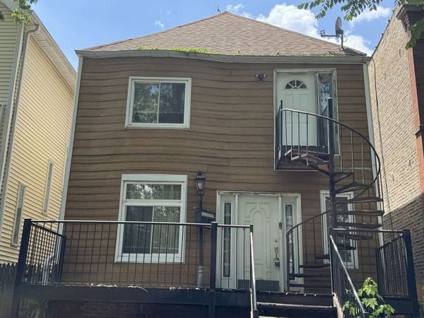 2630 N Central Park Avenue, Chicago, IL 60647