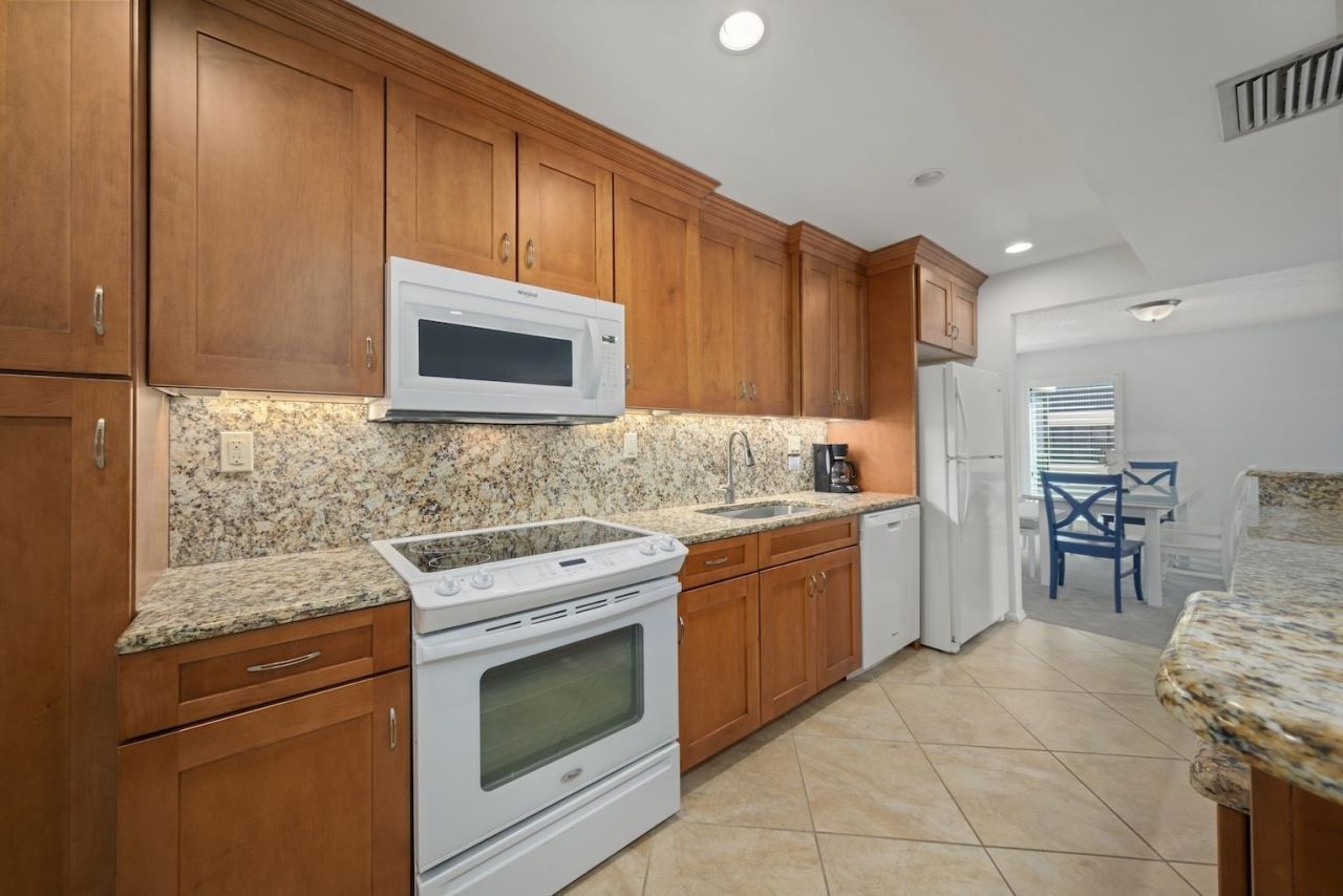 2721 W Gulf Dr, Unit 213, Sanibel, FL 33957 Photo