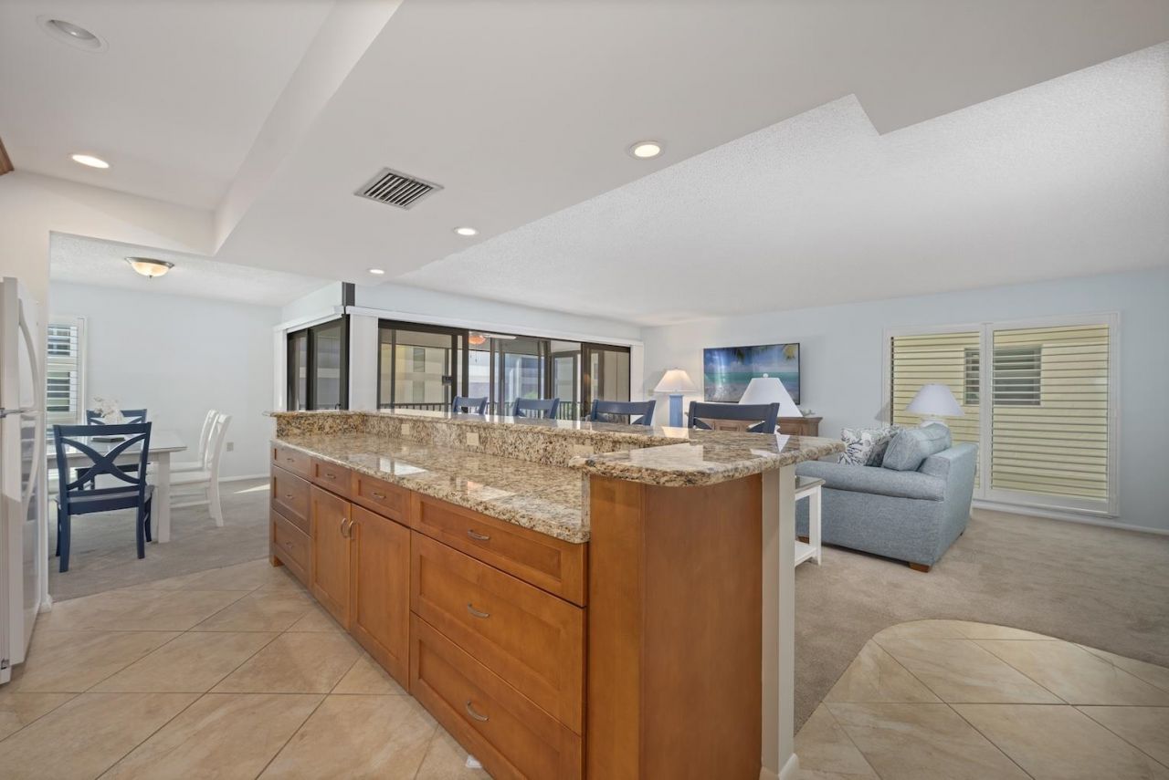 2721 W Gulf Dr, Unit 213, Sanibel, FL 33957 Photo