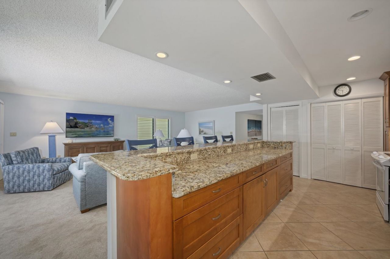 2721 W Gulf Dr, Unit 213, Sanibel, FL 33957 Photo