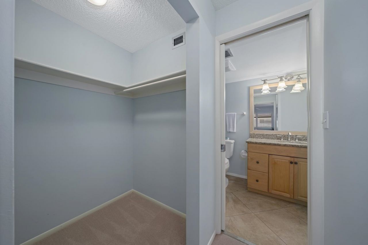 2721 W Gulf Dr, Unit 213, Sanibel, FL 33957 Photo