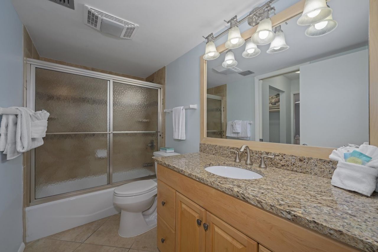 2721 W Gulf Dr, Unit 213, Sanibel, FL 33957 Photo
