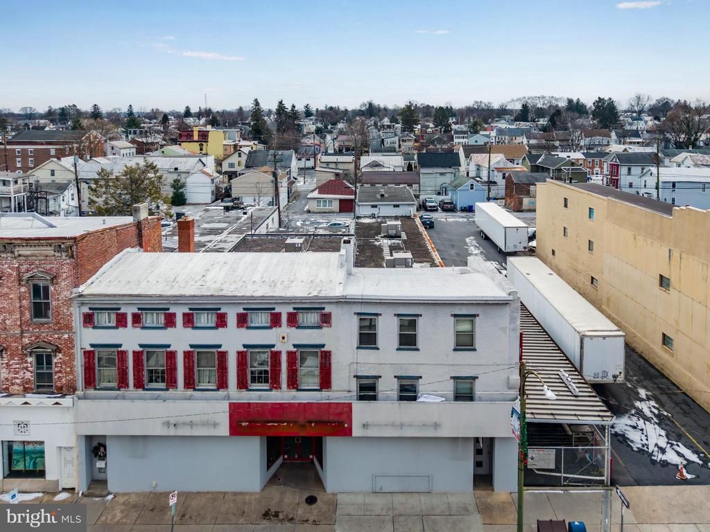 23-27 W MAIN STREET, MECHANICSBURG, PA 17055