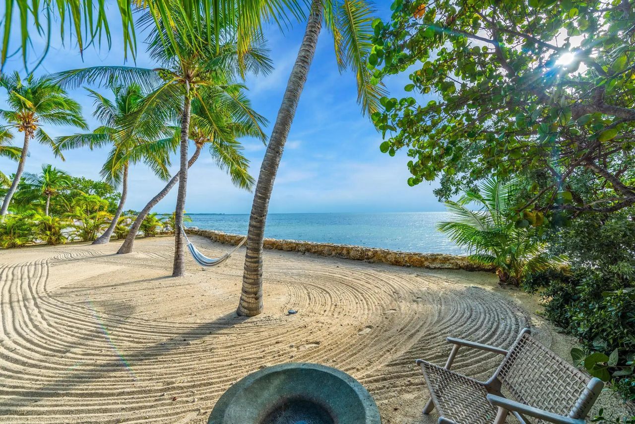 60 Ocean Front Drive, Key Largo, FL 33037 Photo