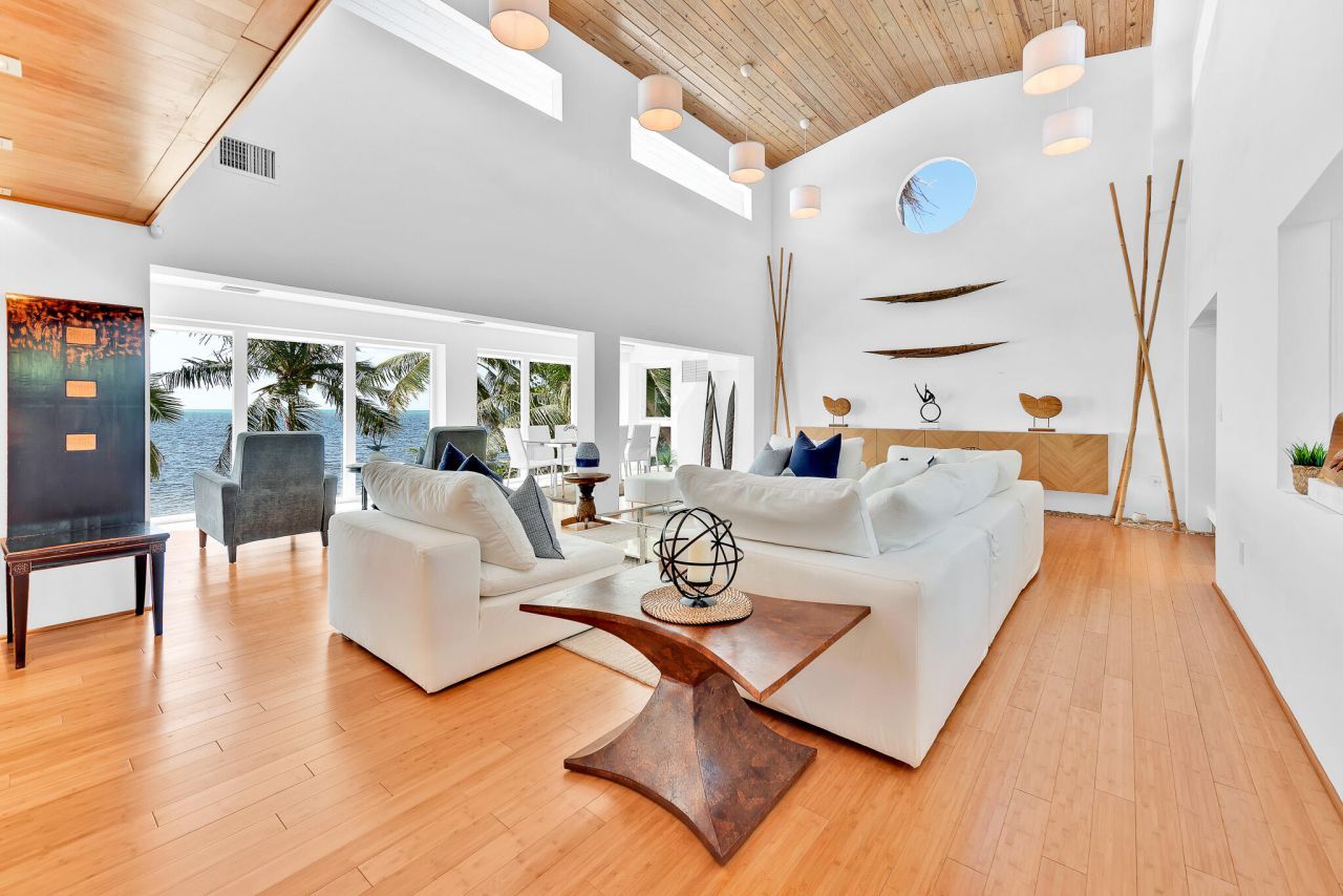 60 Ocean Front Drive, Key Largo, FL 33037 Photo