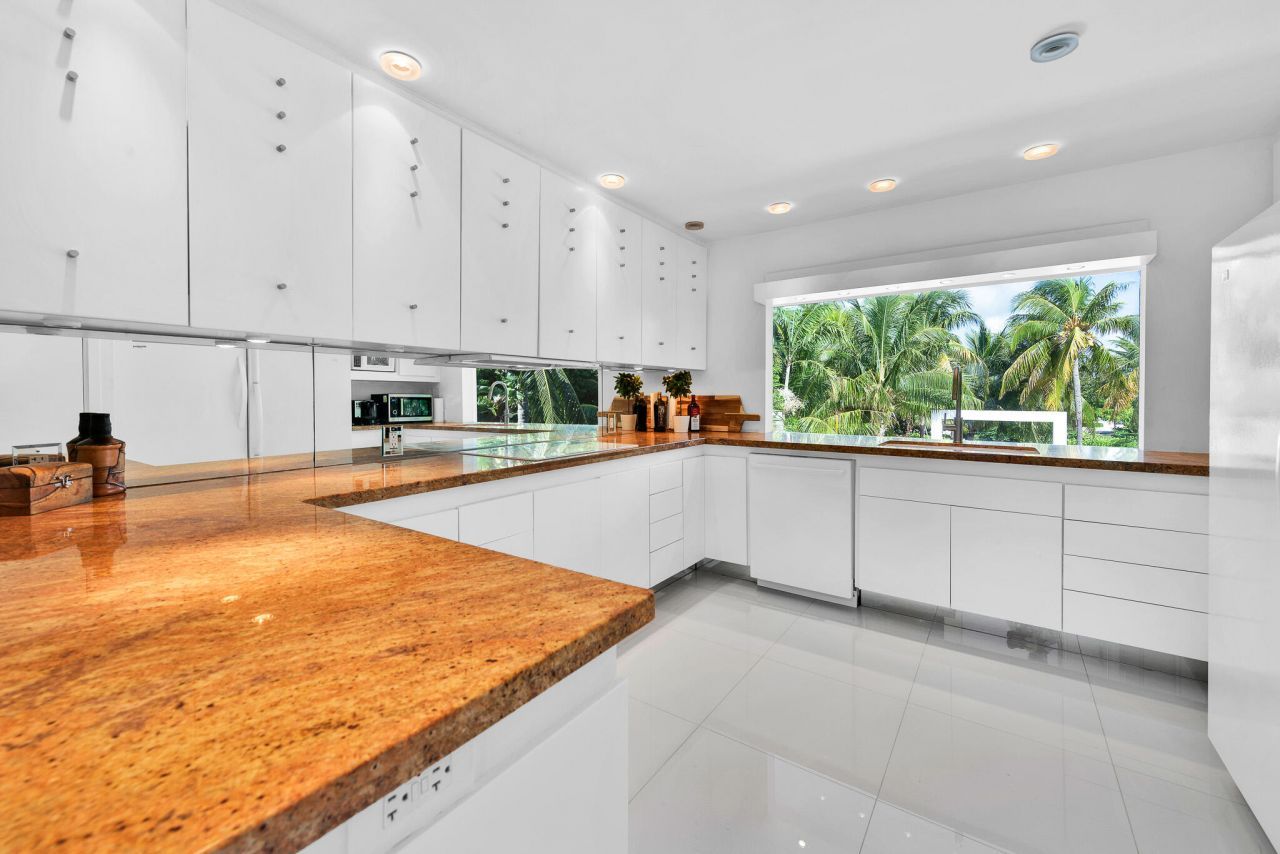 60 Ocean Front Drive, Key Largo, FL 33037 Photo