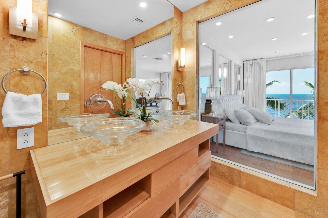 60 Ocean Front Drive, Key Largo, FL 33037 Photo