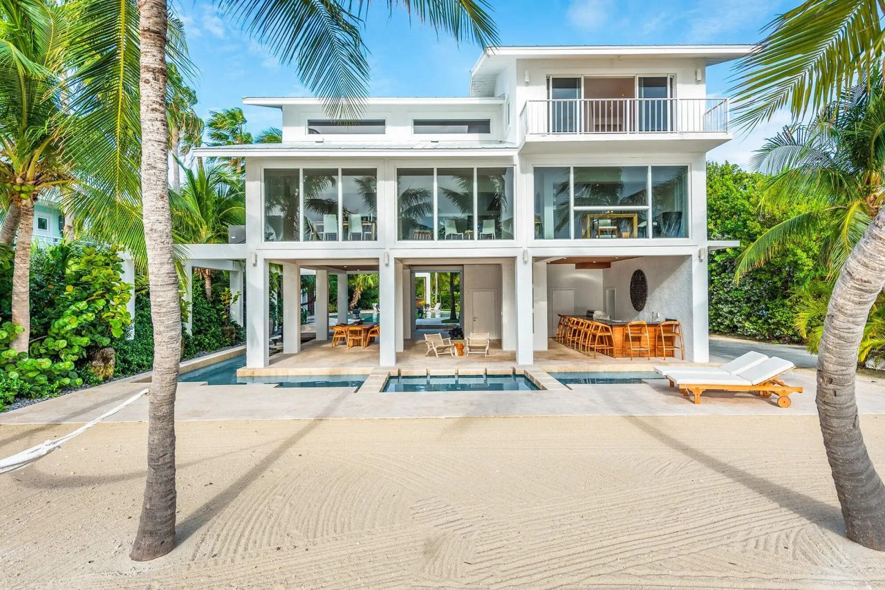 60 Ocean Front Drive, Key Largo, FL 33037 Photo