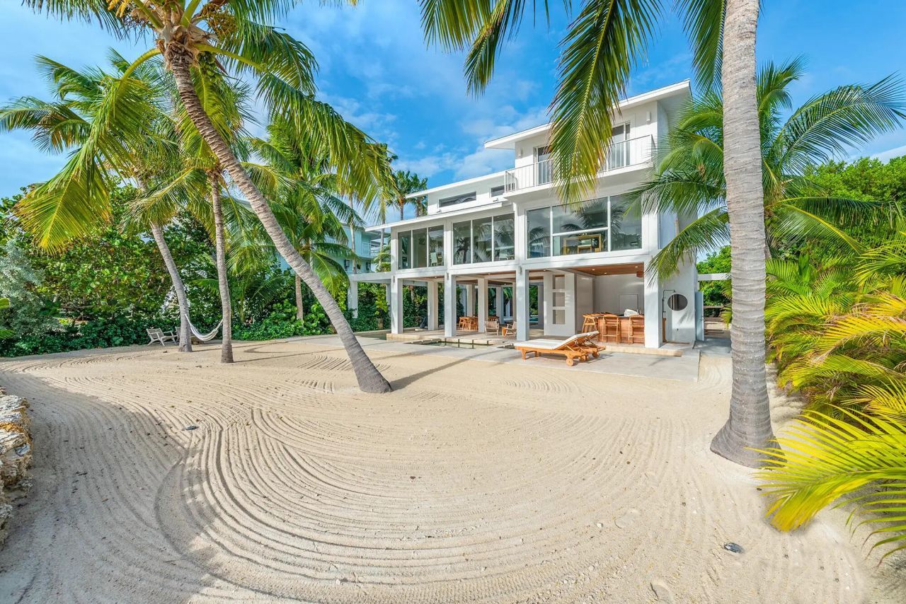 60 Ocean Front Drive, Key Largo, FL 33037 Photo