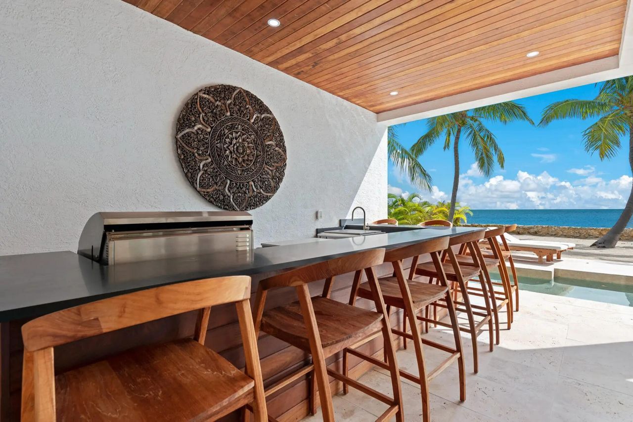 60 Ocean Front Drive, Key Largo, FL 33037 Photo