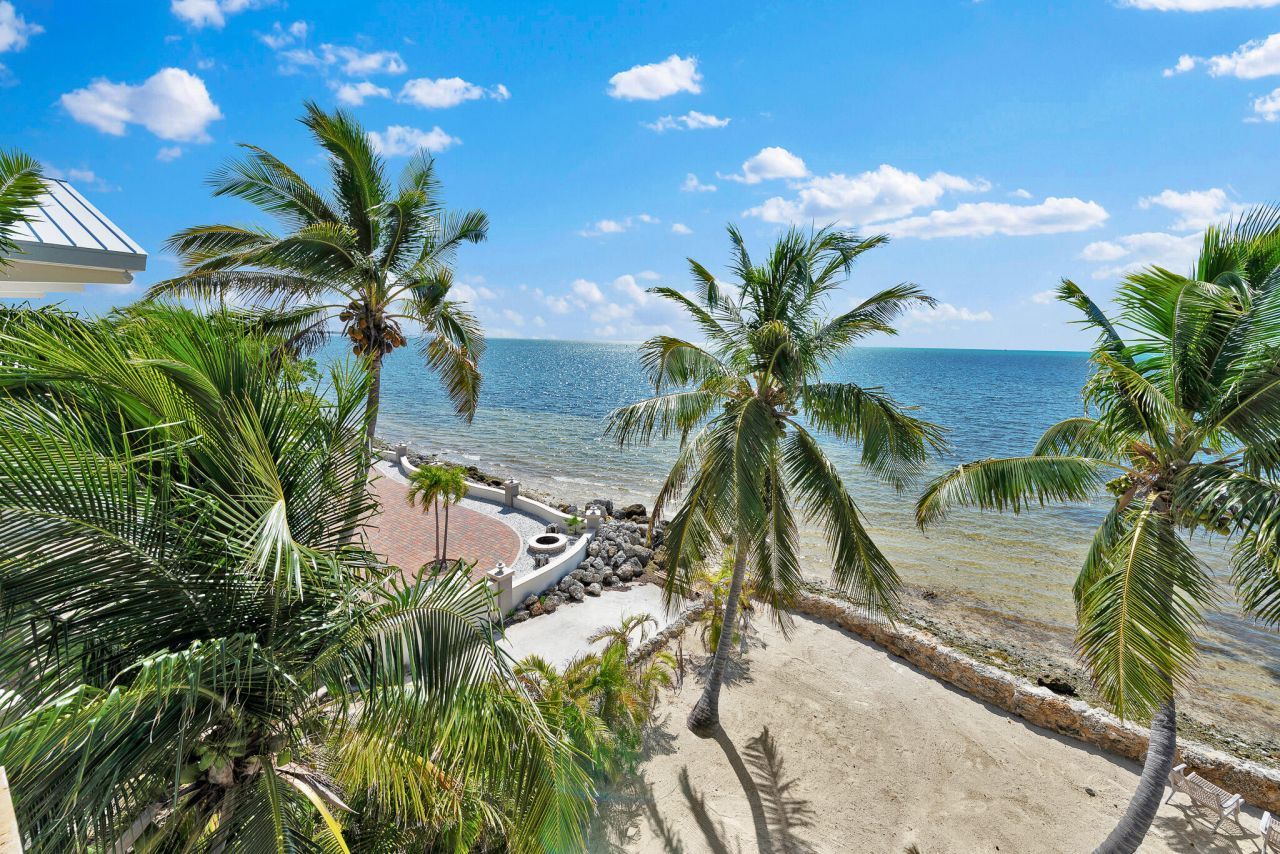 60 Ocean Front Drive, Key Largo, FL 33037 Photo