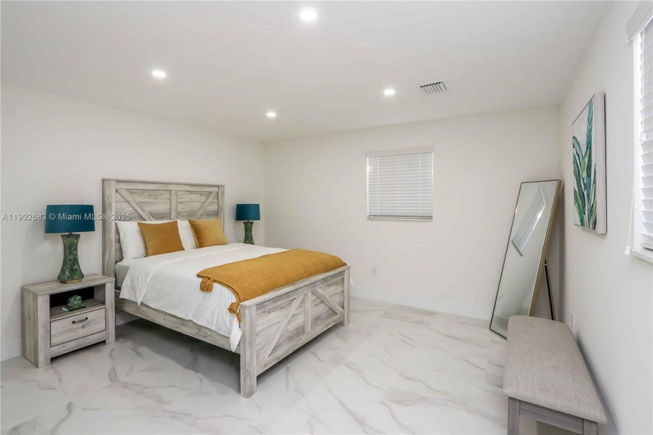 1030 SW 10th Ave, Miami, FL 33130 Photo