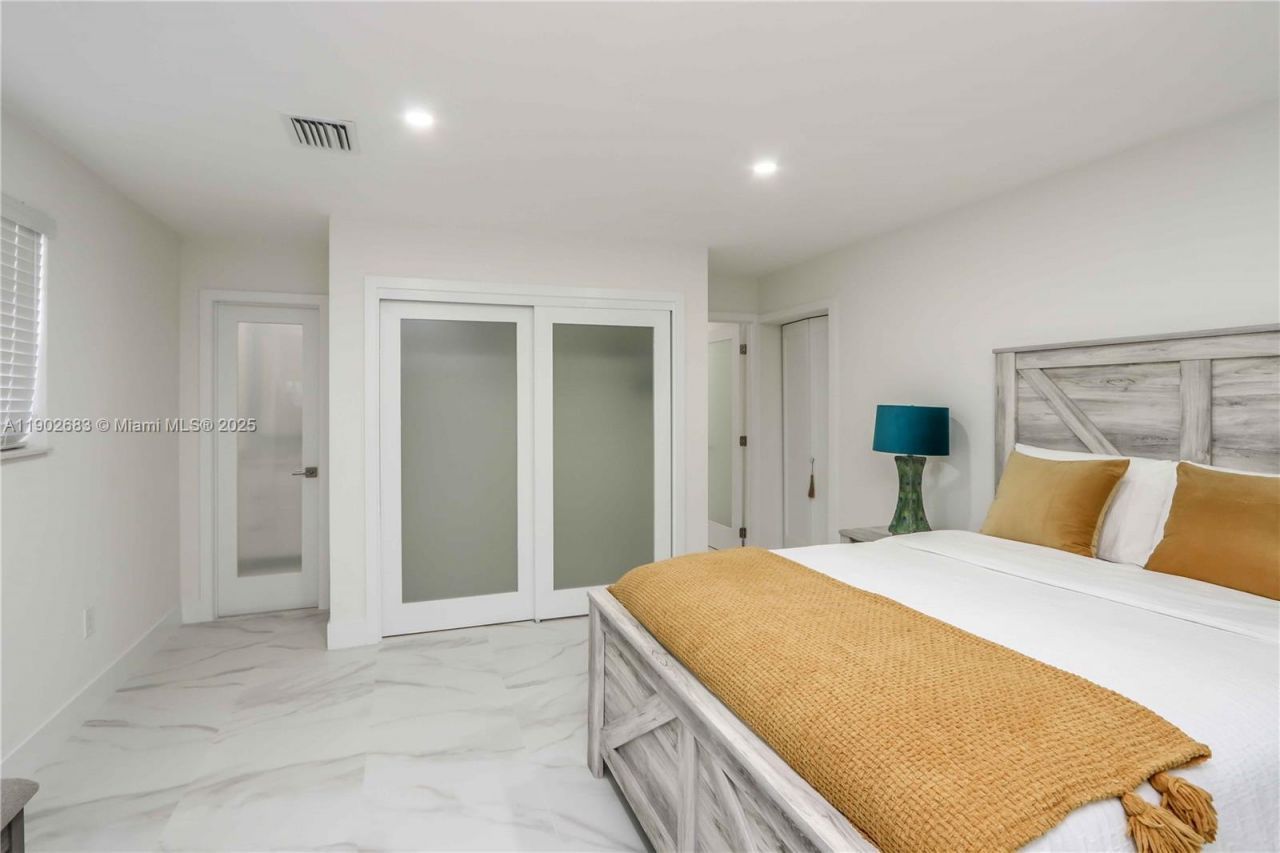 1030 SW 10th Ave, Miami, FL 33130 Photo