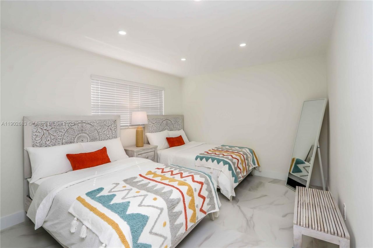 1030 SW 10th Ave, Miami, FL 33130 Photo