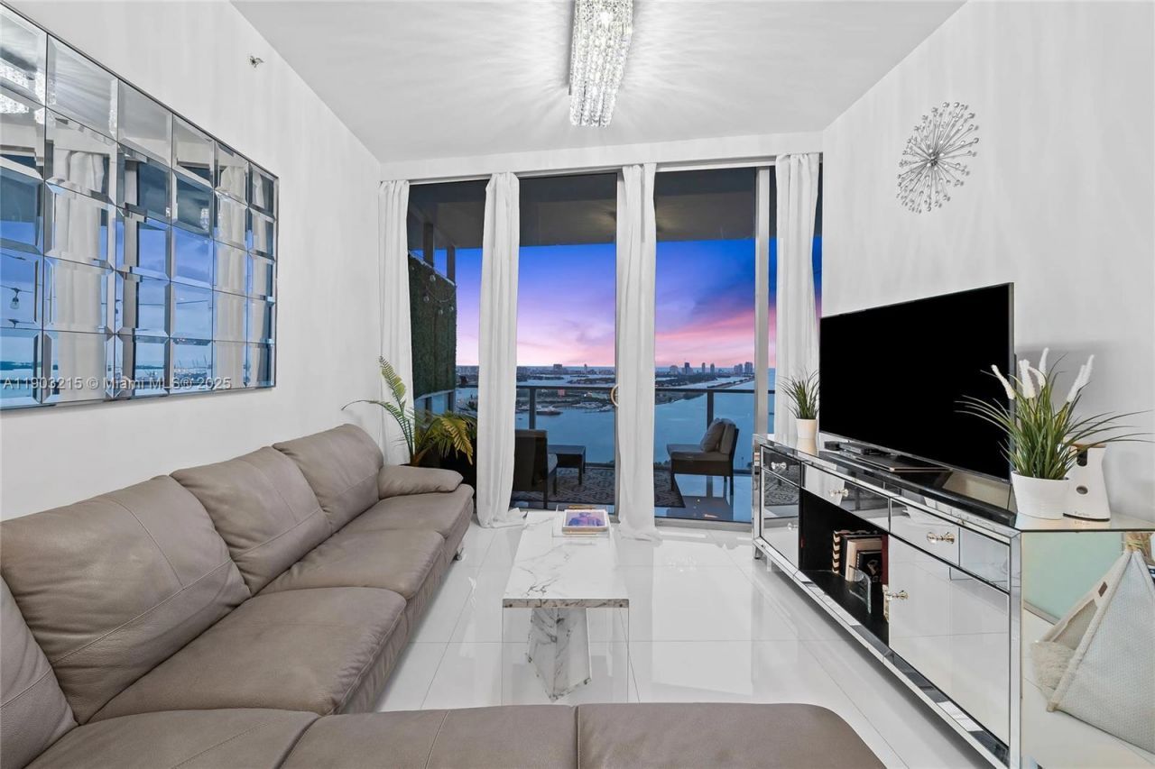 1100 Biscayne Blvd, Unit 3303, Miami, FL 33132 Photo