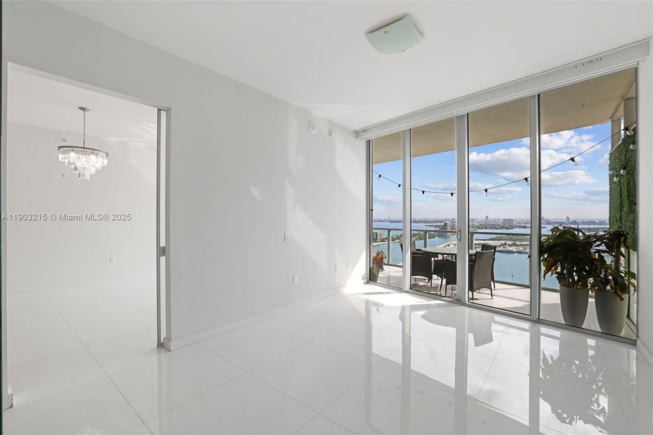 1100 Biscayne Blvd, Unit 3303, Miami, FL 33132 Photo