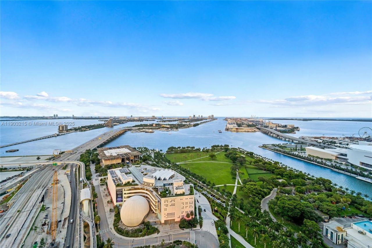 1100 Biscayne Blvd, Unit 3303, Miami, FL 33132 Photo