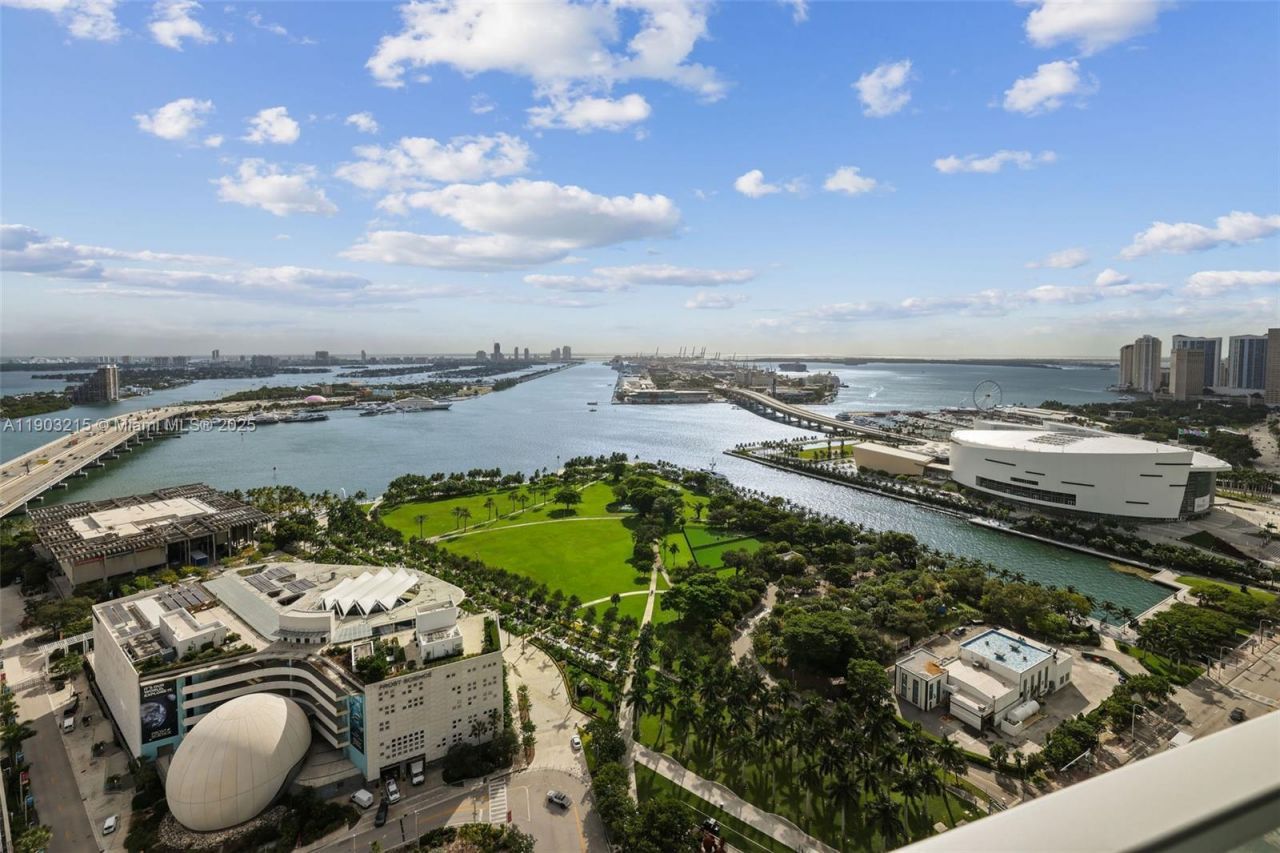 1100 Biscayne Blvd, Unit 3303, Miami, FL 33132 Photo