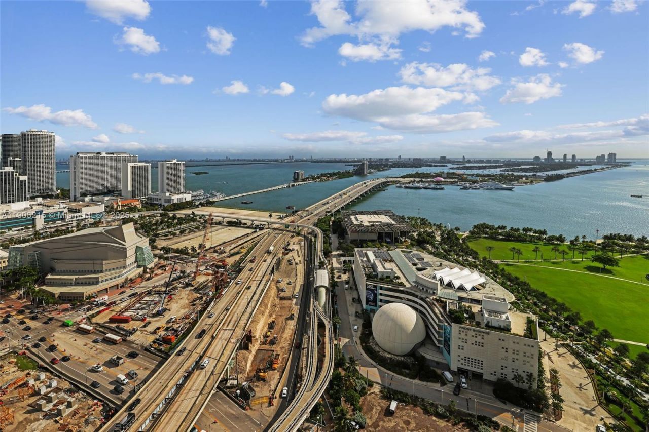 1100 Biscayne Blvd, Unit 3303, Miami, FL 33132 Photo