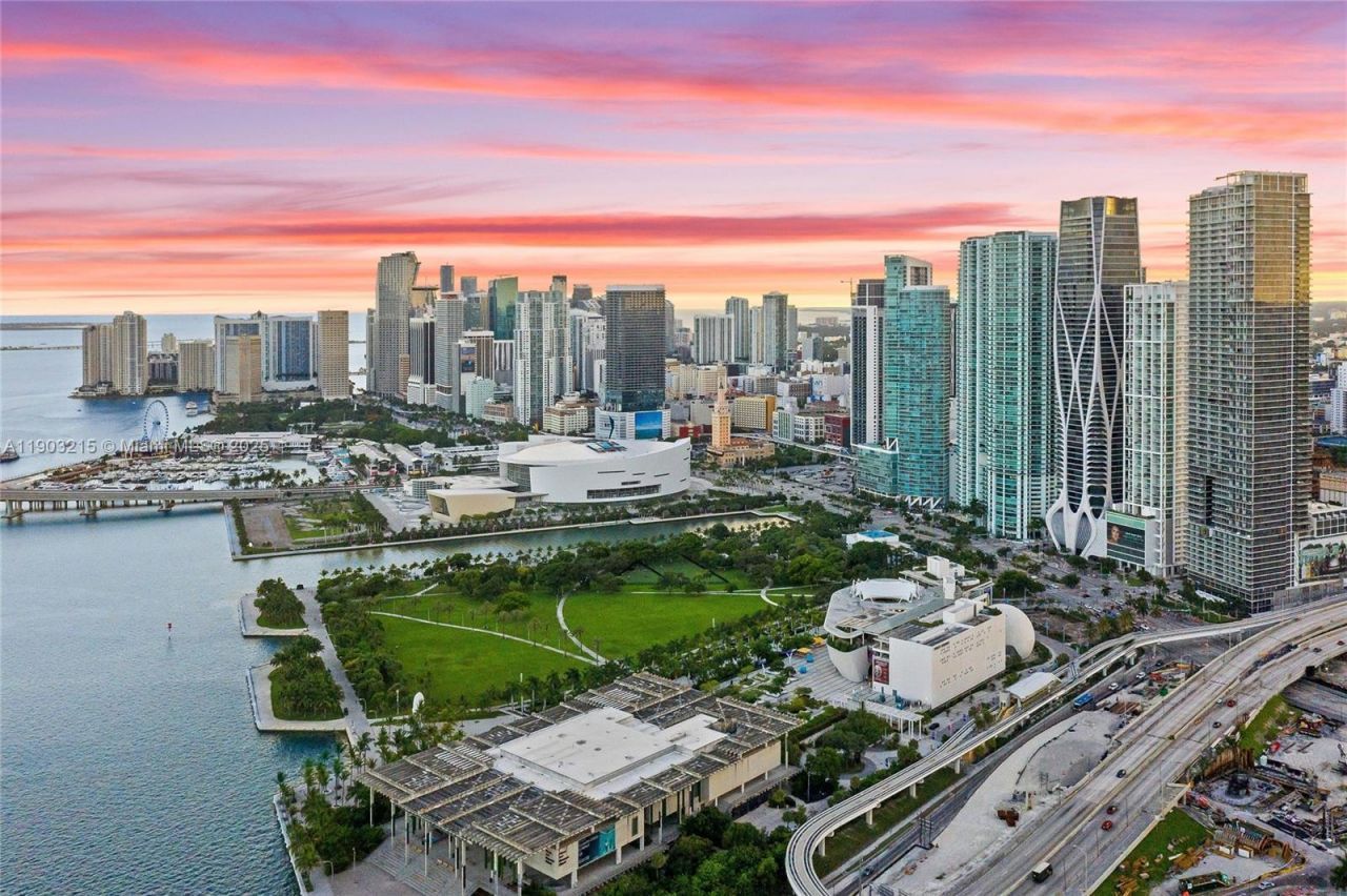 1100 Biscayne Blvd, Unit 3303, Miami, FL 33132 Photo