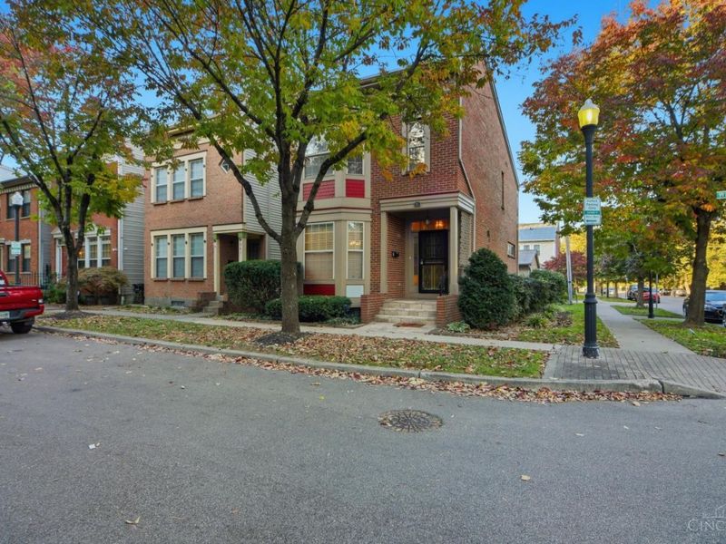 943 Weninger Circle, Cincinnati, OH 45203 Photo 1