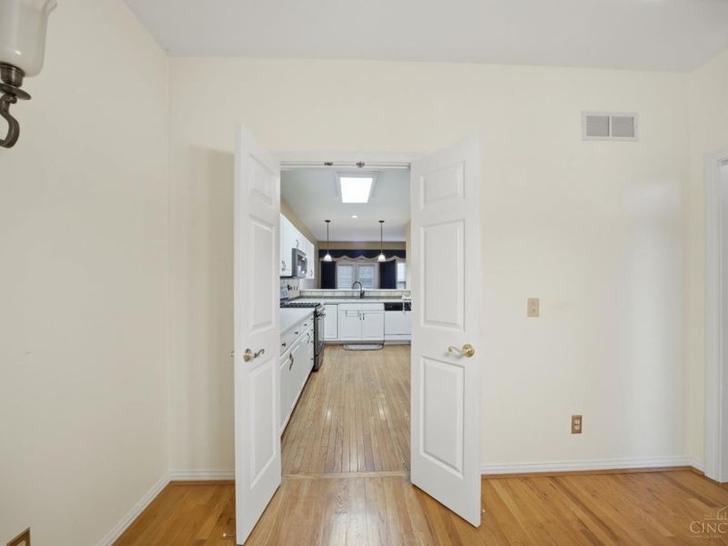 943 Weninger Circle, Cincinnati, OH 45203 Photo 11