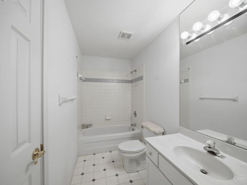 943 Weninger Circle, Cincinnati, OH 45203 Photo 27