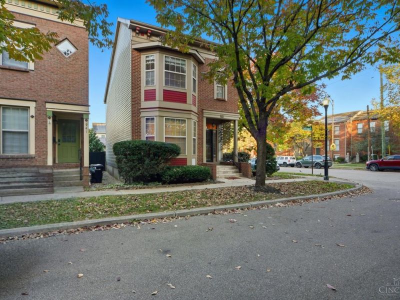 943 Weninger Circle, Cincinnati, OH 45203 Photo 3