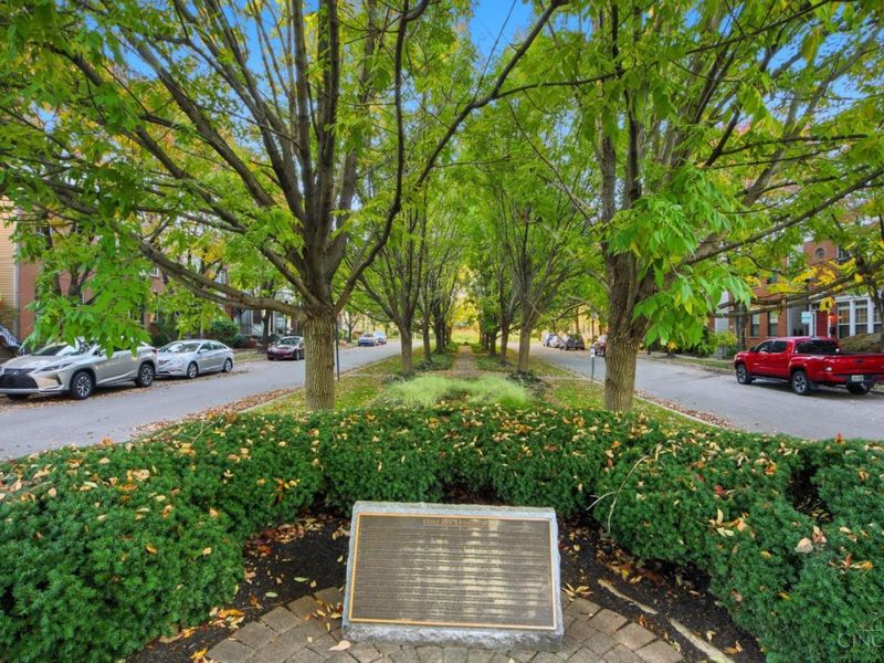 943 Weninger Circle, Cincinnati, OH 45203 Photo 4