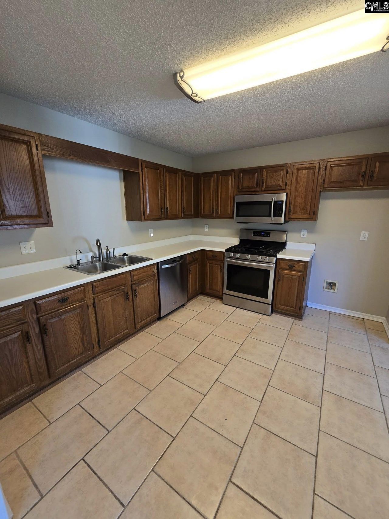 208 Grinders Mill Road Photo 16