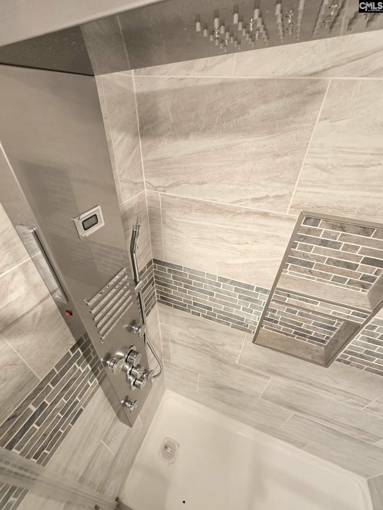 208 Grinders Mill Road Photo 6